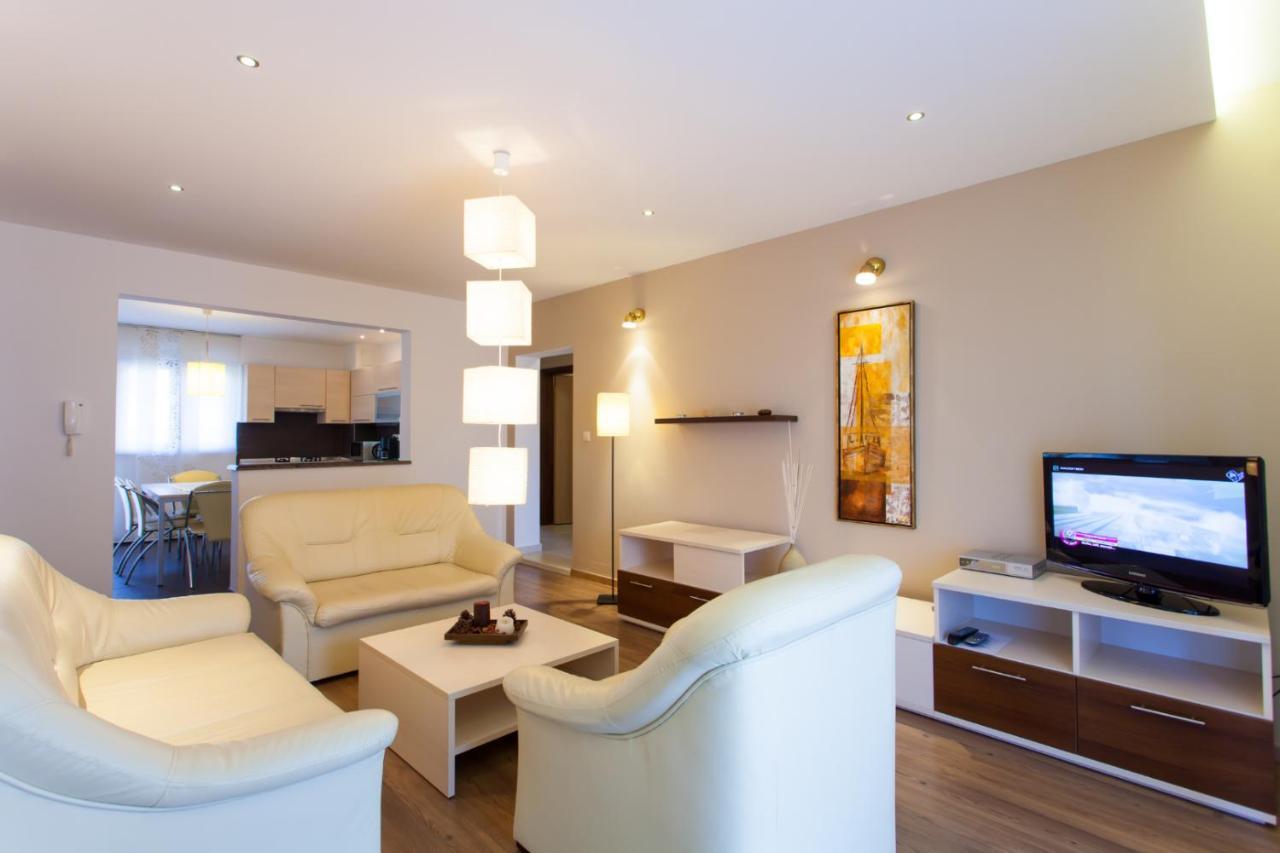 Apartments Banic โปเรช ภายนอก รูปภาพ